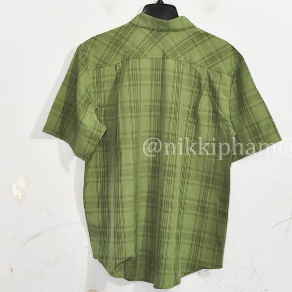 Orvis Men’s  Short Sleeve Woven tech shirt in  green - Picture 4 of 5
